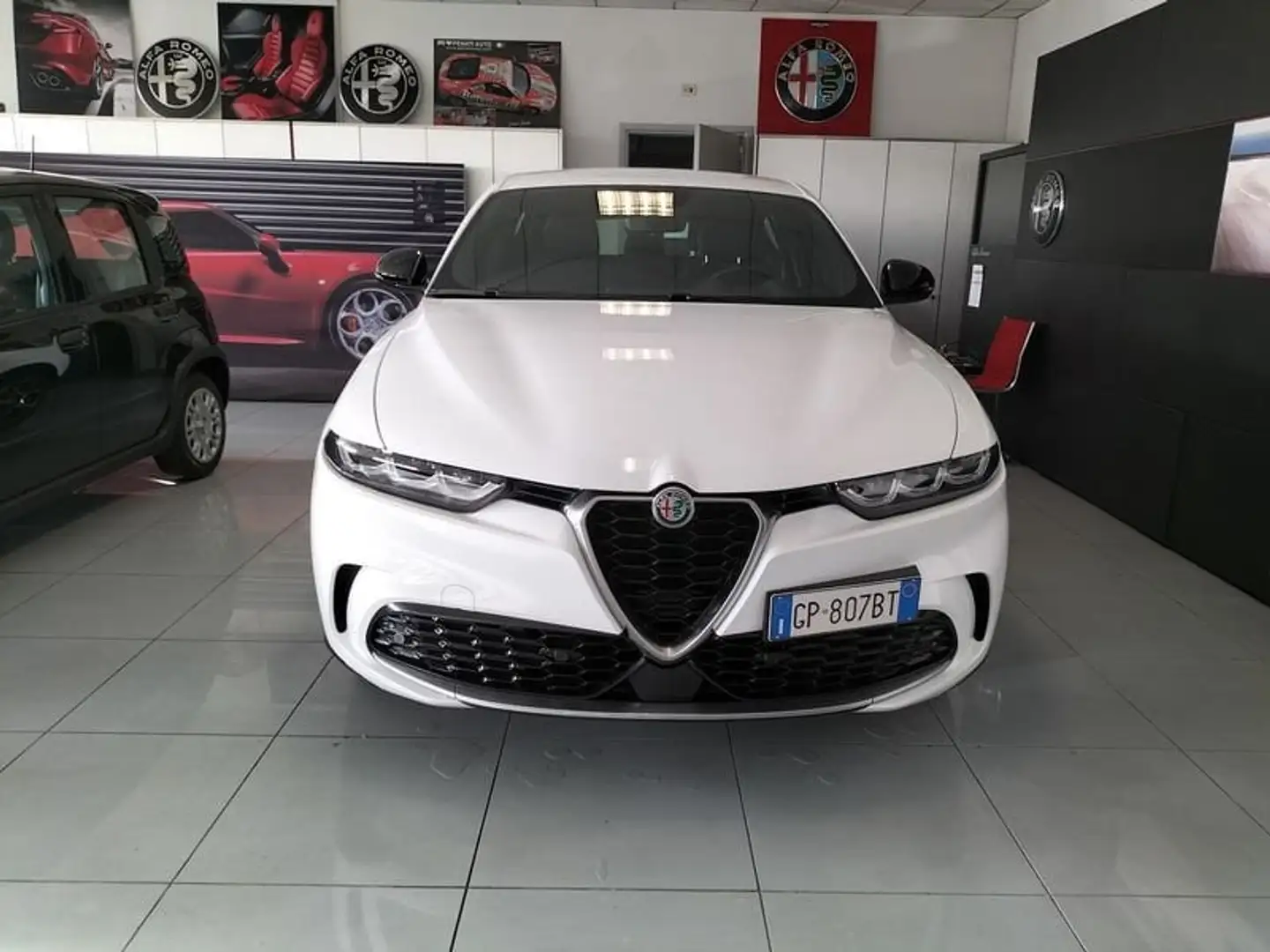 Alfa Romeo Tonale 1.5 160 CV MHEV TCT7 Ti Bílá - 2