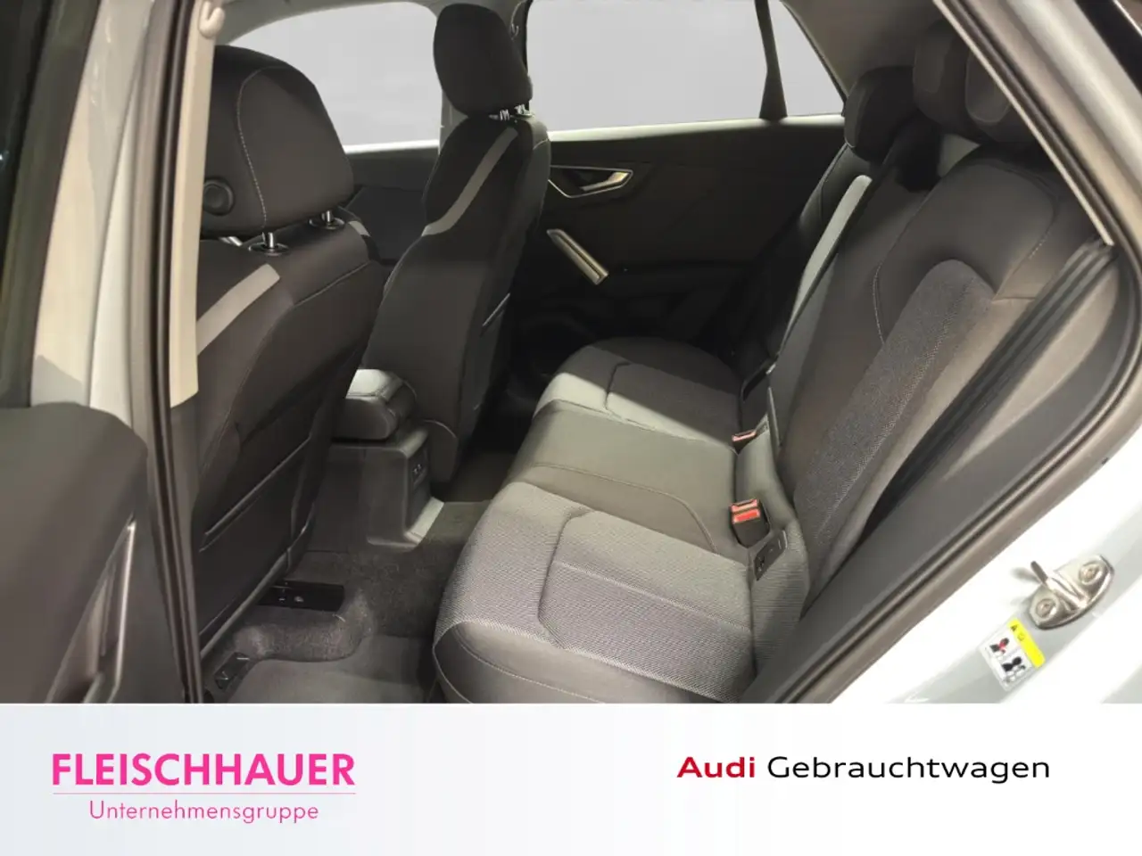 Audi Q2 35 TFSI S line PANO RFK MATRIX SONOS CARPLAY 10