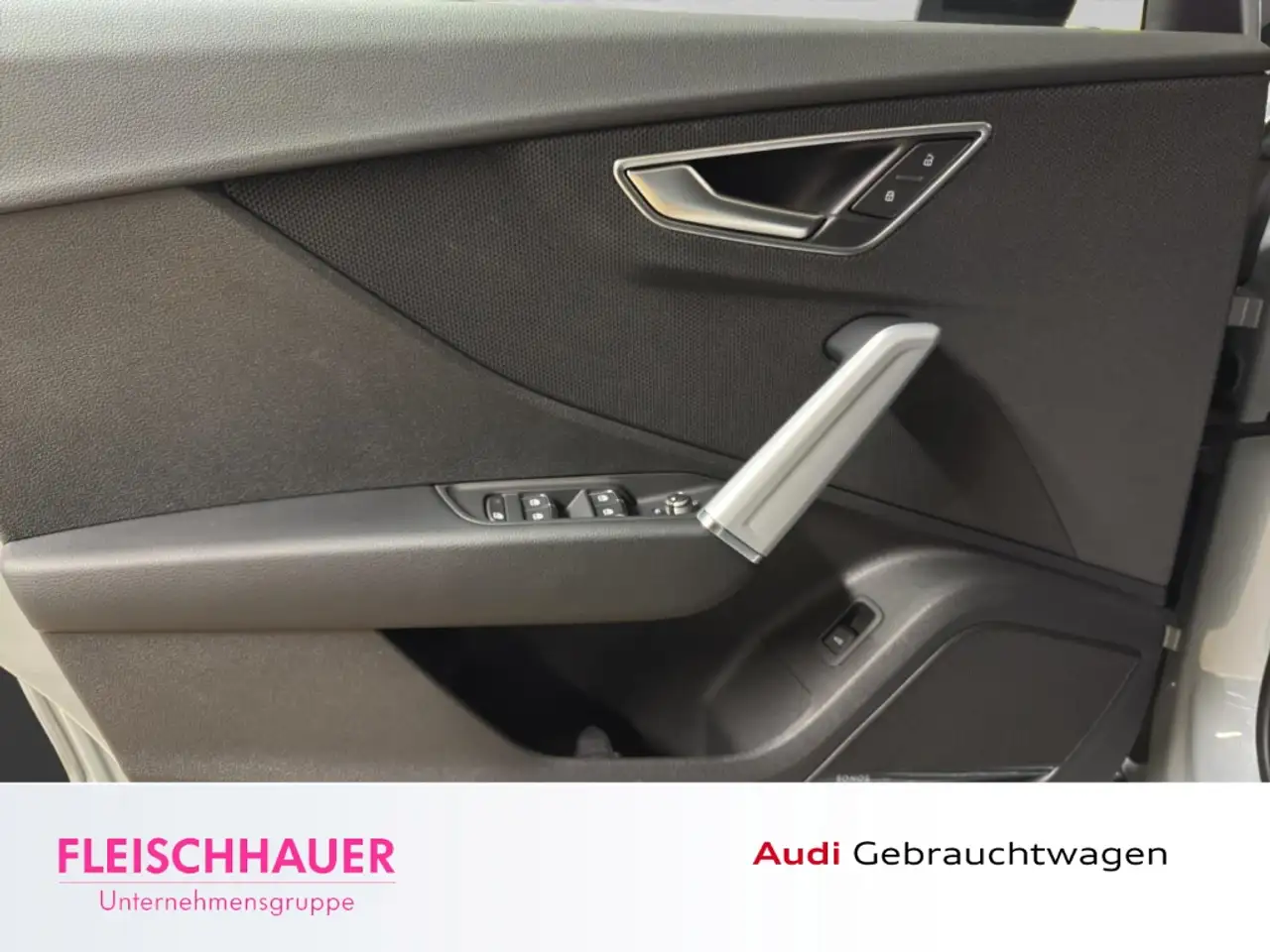 Audi Q2 35 TFSI S line PANO RFK MATRIX SONOS CARPLAY 8