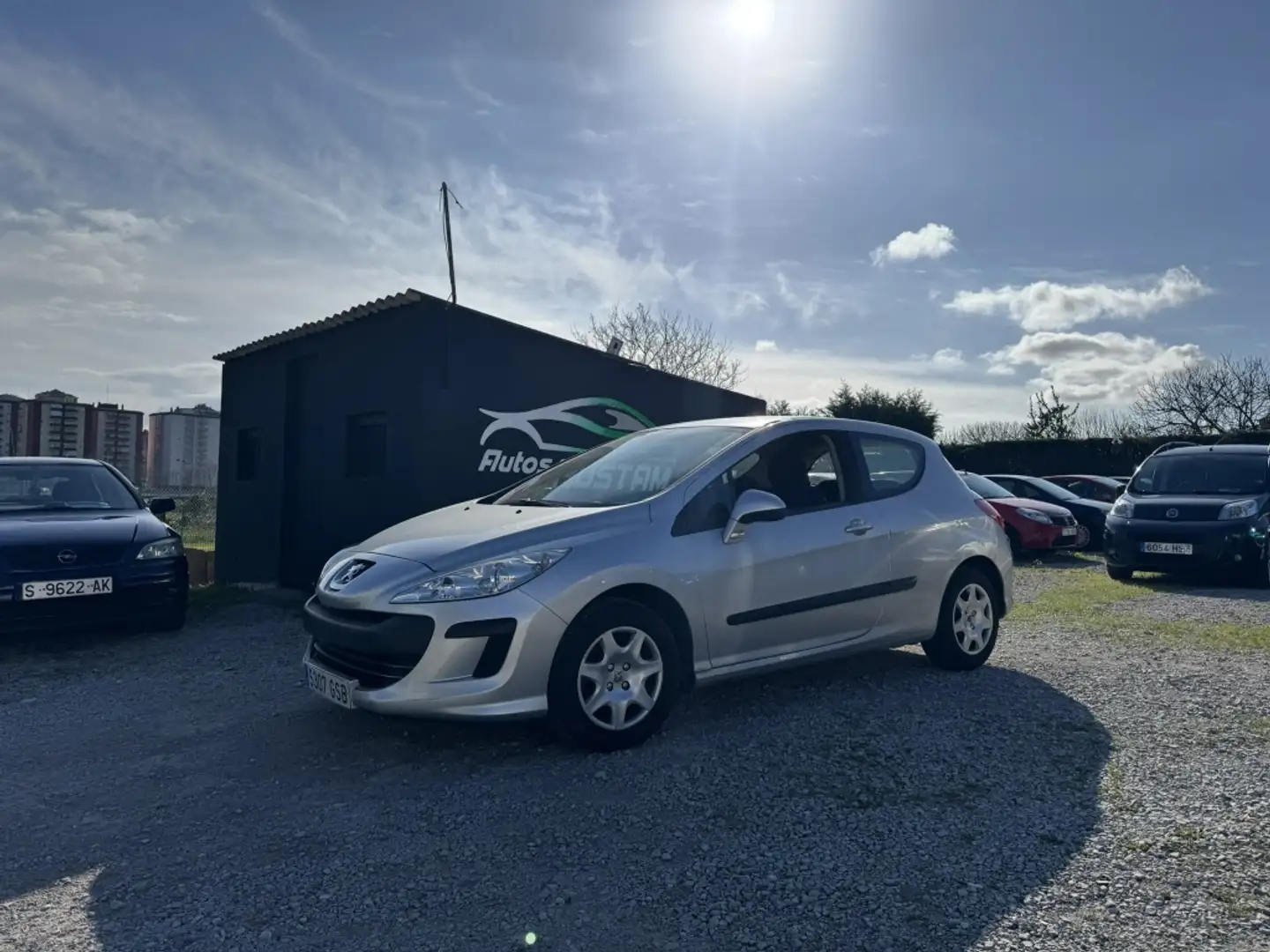Peugeot 308 1.6HDI FAP Confort 5 vel. Gris - 1