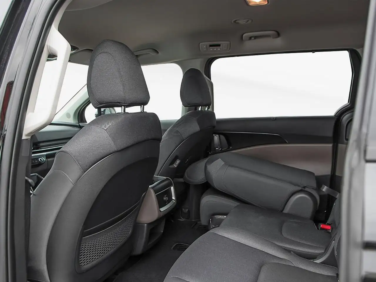 Kia Carnival снимка Kia Carnival