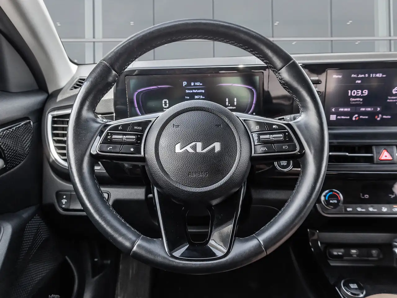 Kia Seltos снимка Kia Seltos