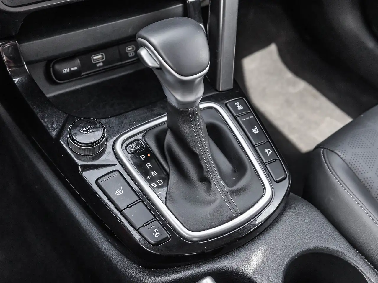Kia Seltos снимка Kia Seltos