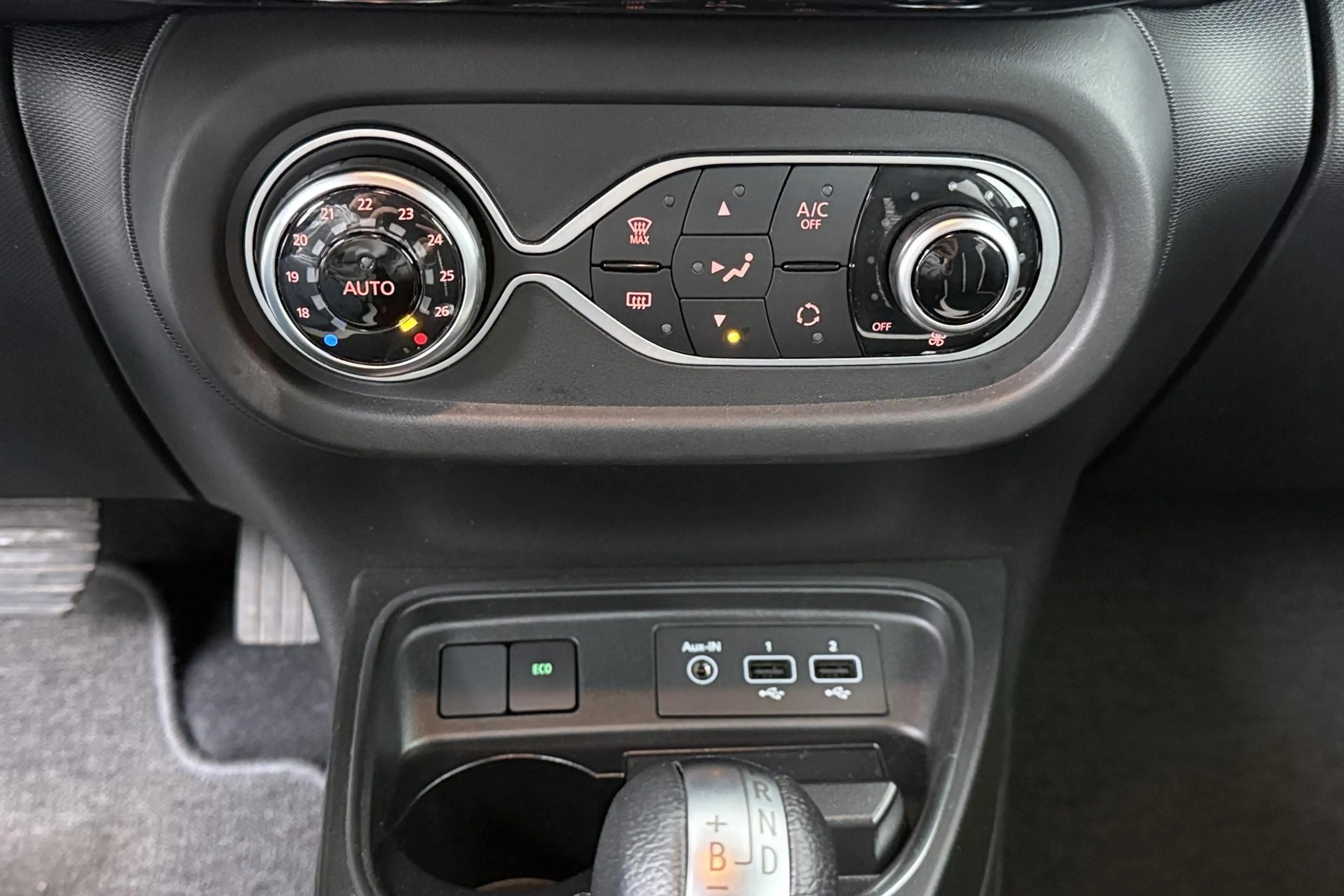 Renault Twingo Z.E. R80 E-Tech Série Limitée Urban Night 22 kWh | — photo 7