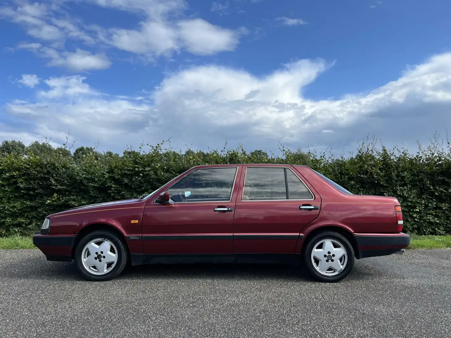 Lancia Thema 3.0 8.32 Ferrari Piros - 2