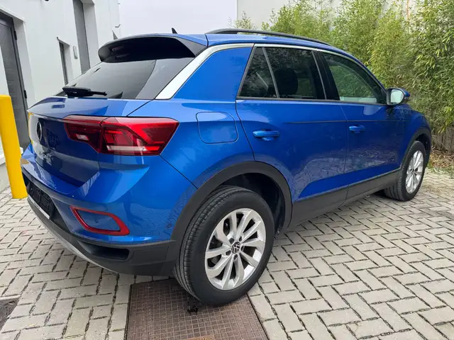 Volkswagen T-Roc view 14