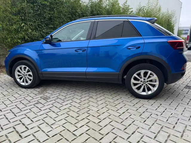 Volkswagen T-Roc view 8