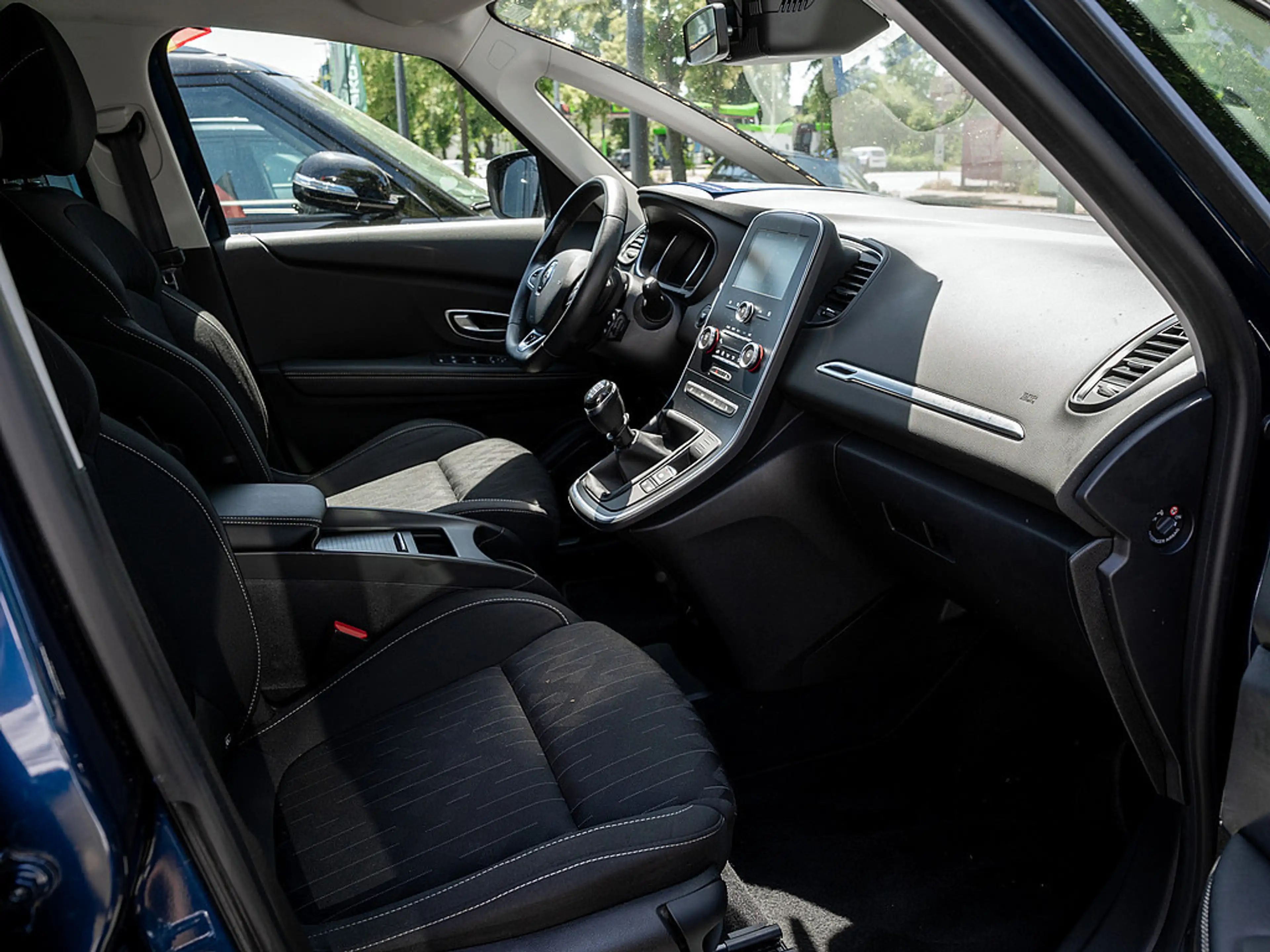 Renault Scenic Grand Limited KAM SHZ PDC KEYLESS NAVI — photo 3