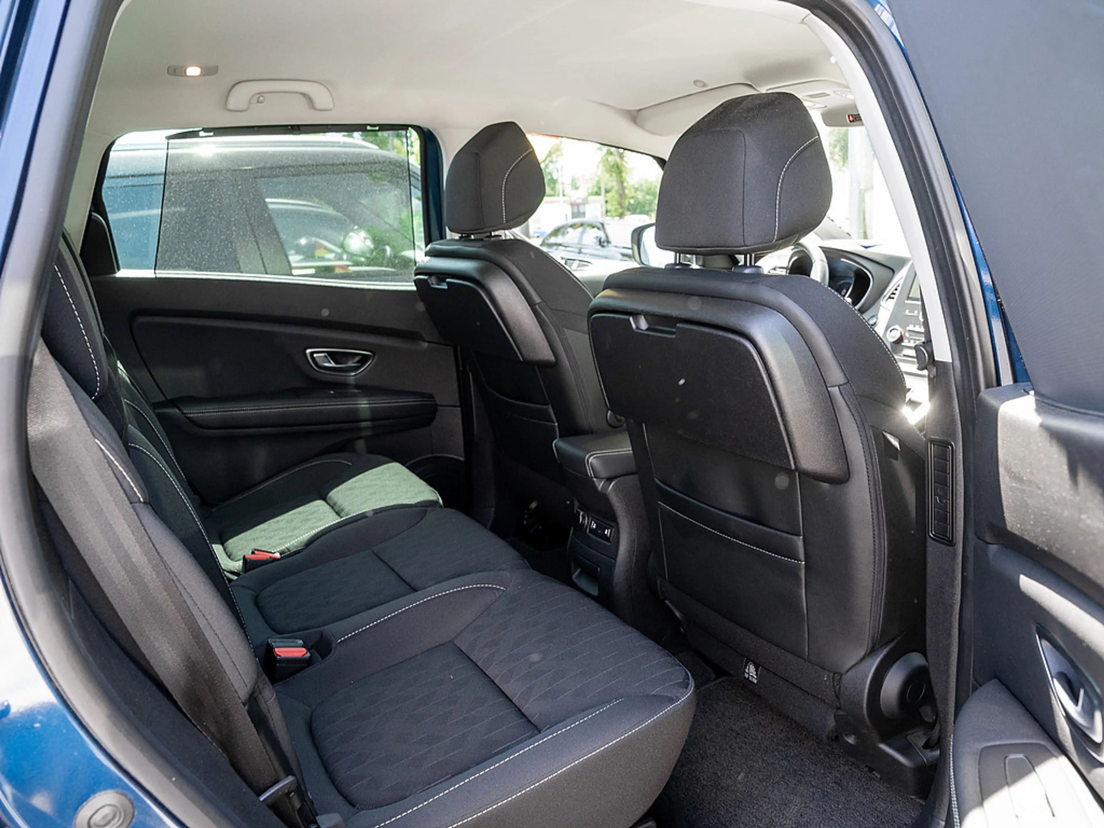 Renault Scenic Grand Limited KAM SHZ PDC KEYLESS NAVI — photo 5
