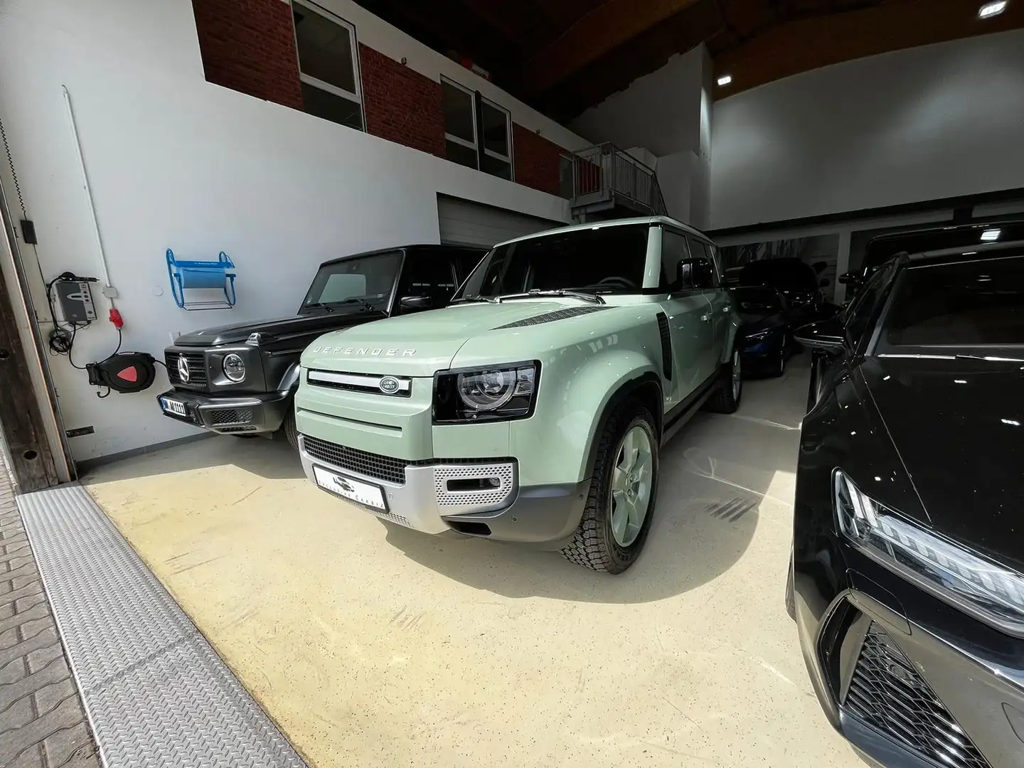 Land Rover Defender 110 75 Jahre Limited Edition Vert - 1