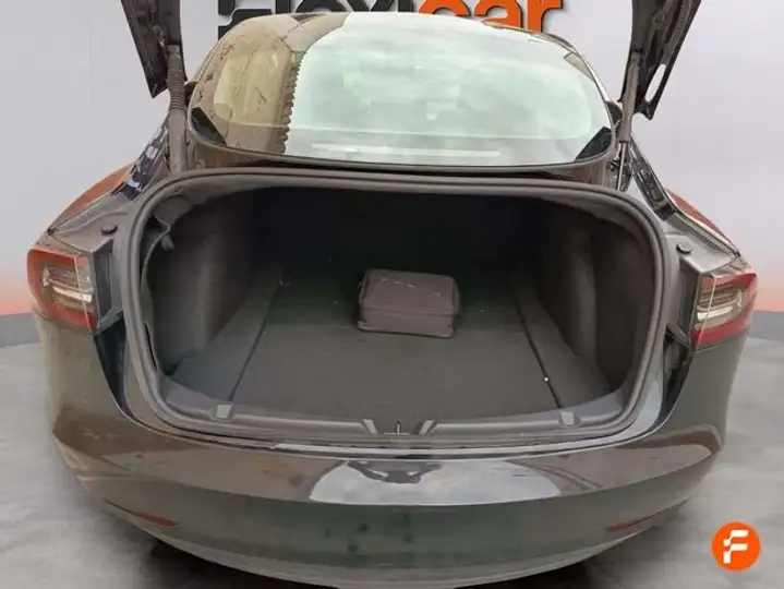 Tesla Model 3 2024, foto 22