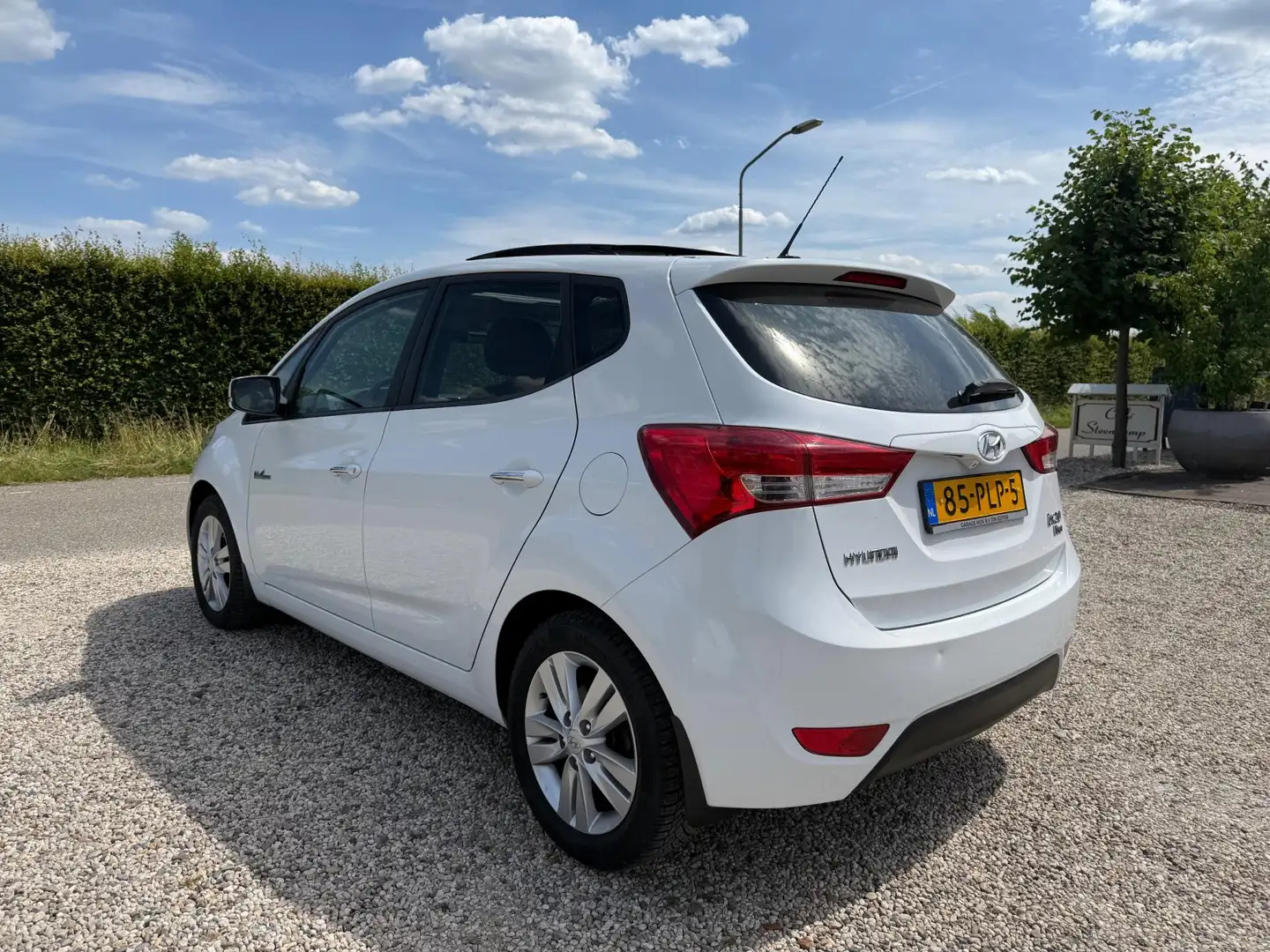 Hyundai iX20 1.4i i-Catcher 55.000KM Camera | Leer | Navi | Pan Wit - 2