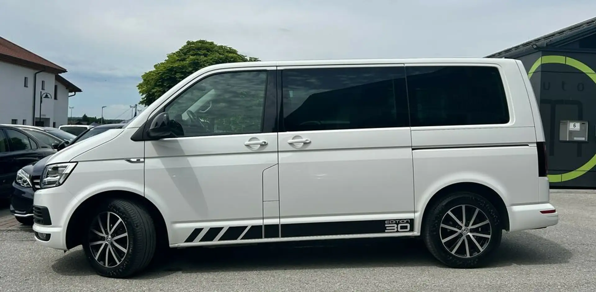 Volkswagen T6 Multivan Edition 30 4Motion DSG *LED*STHZG*AHK*17'' Weiß - 2