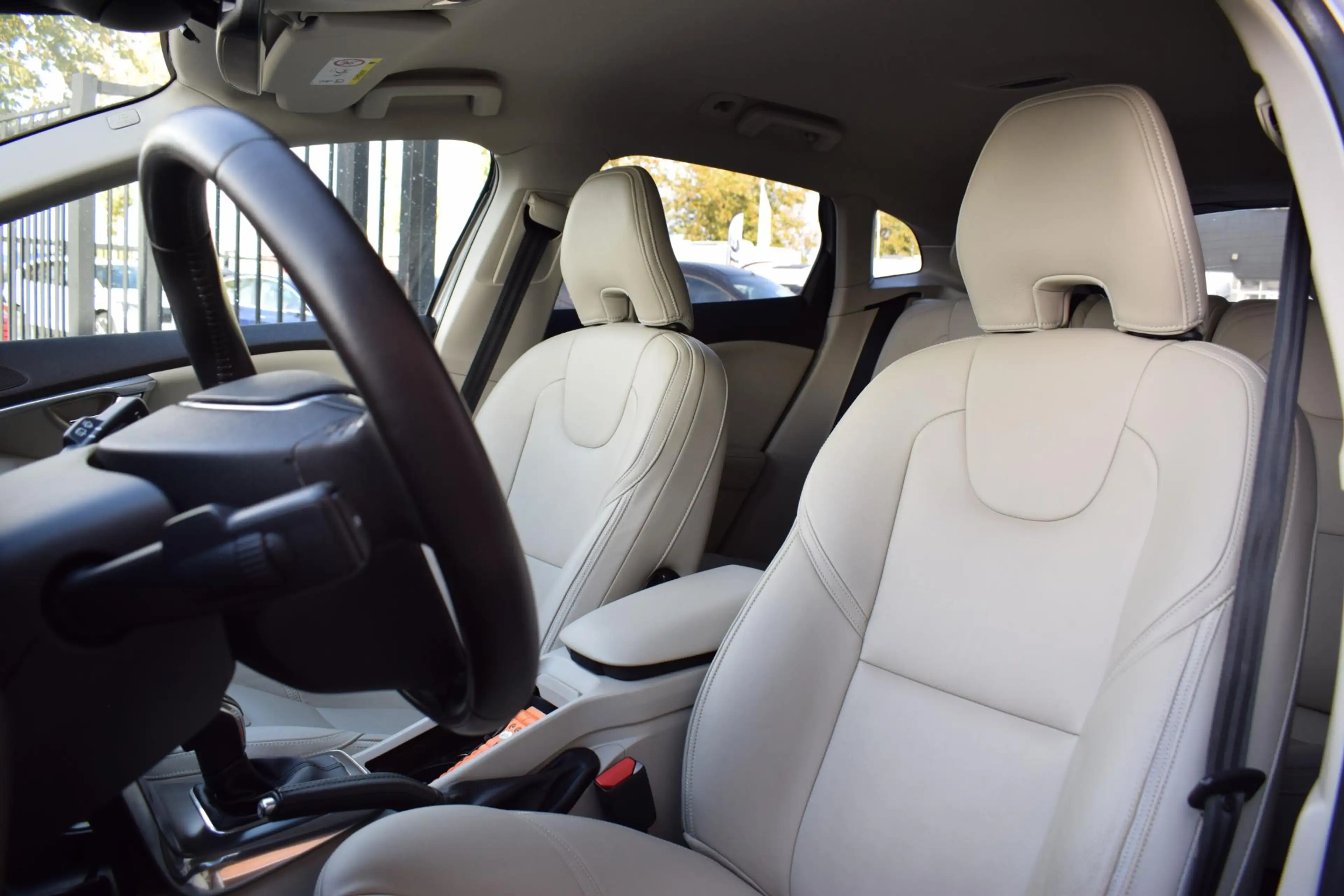 Volvo V40 Cross Country 1.5 T3 Momentum | Automaat | Leer | Stoelverwarmin — photo 5