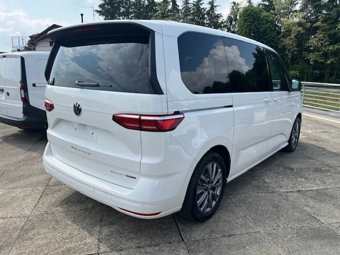 Volkswagen T7 Multivan 1.5 e-Hybrid Life 4motion 245cv dsg 7posti "4X4" Blanc - 2