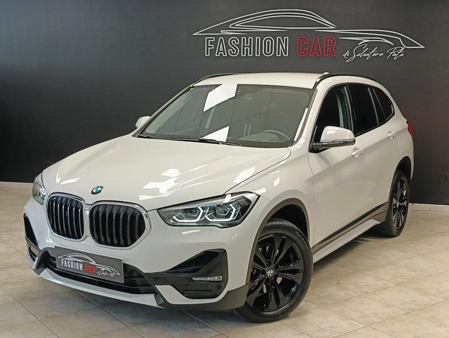 BMW X1 X1 F48 2019 sdrive18d xLine Plus auto Bianco - 1