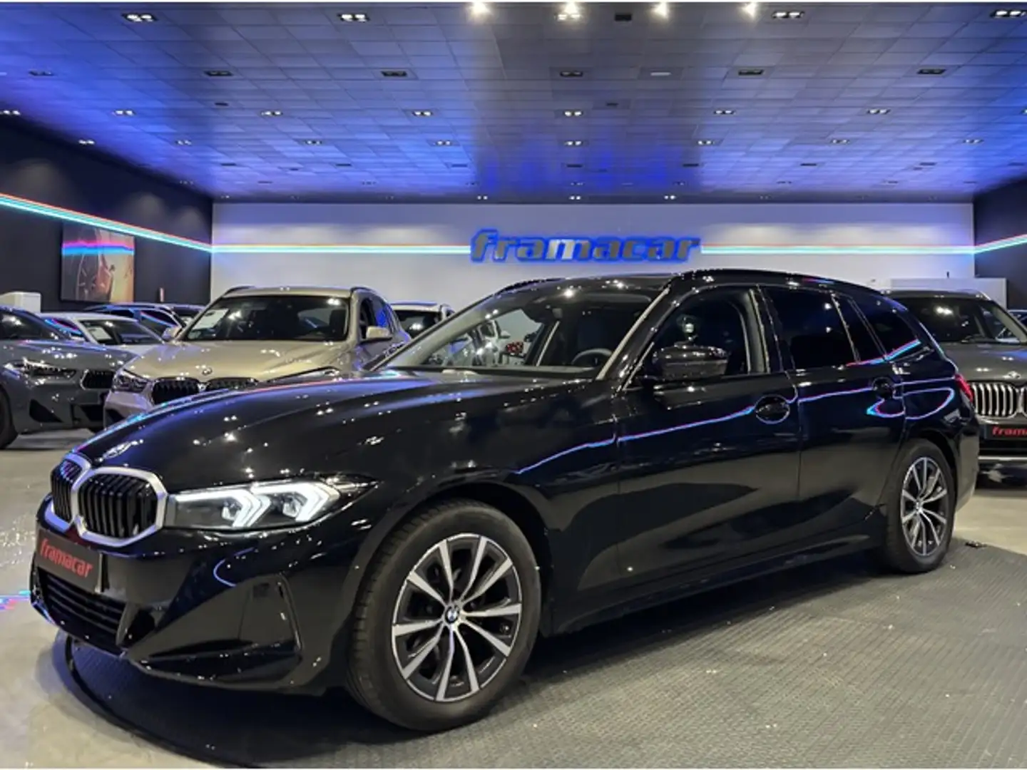 BMW 320 320dA Touring Negro - 1