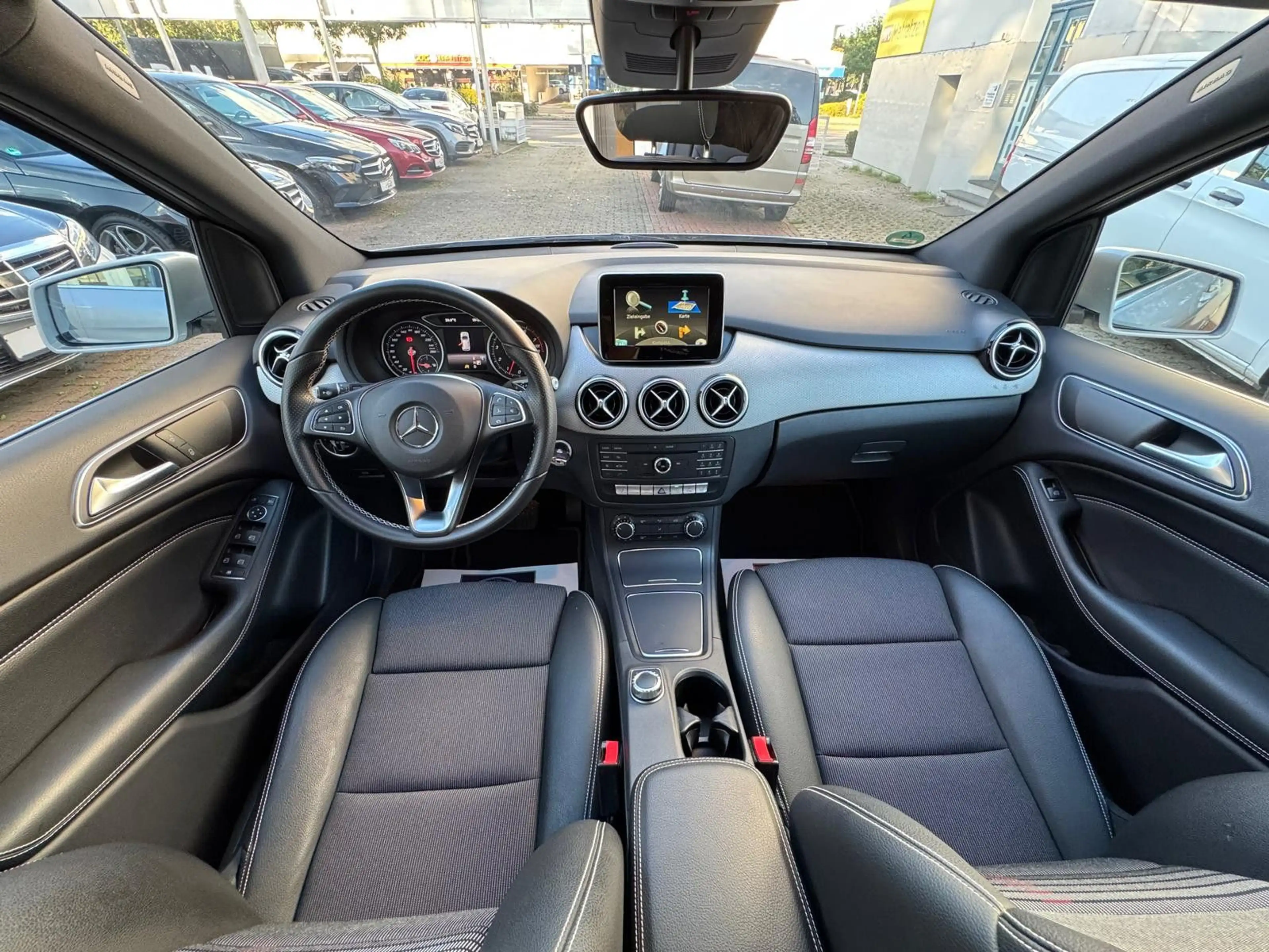Mercedes-Benz B 200 Edition Urban Automatik * Aus 1. Hand * — photo 12