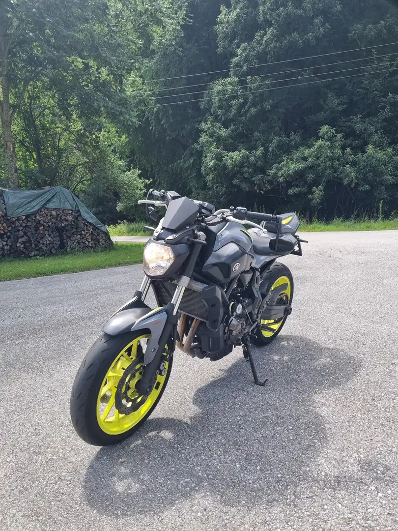Yamaha MT-07 Grau - 1