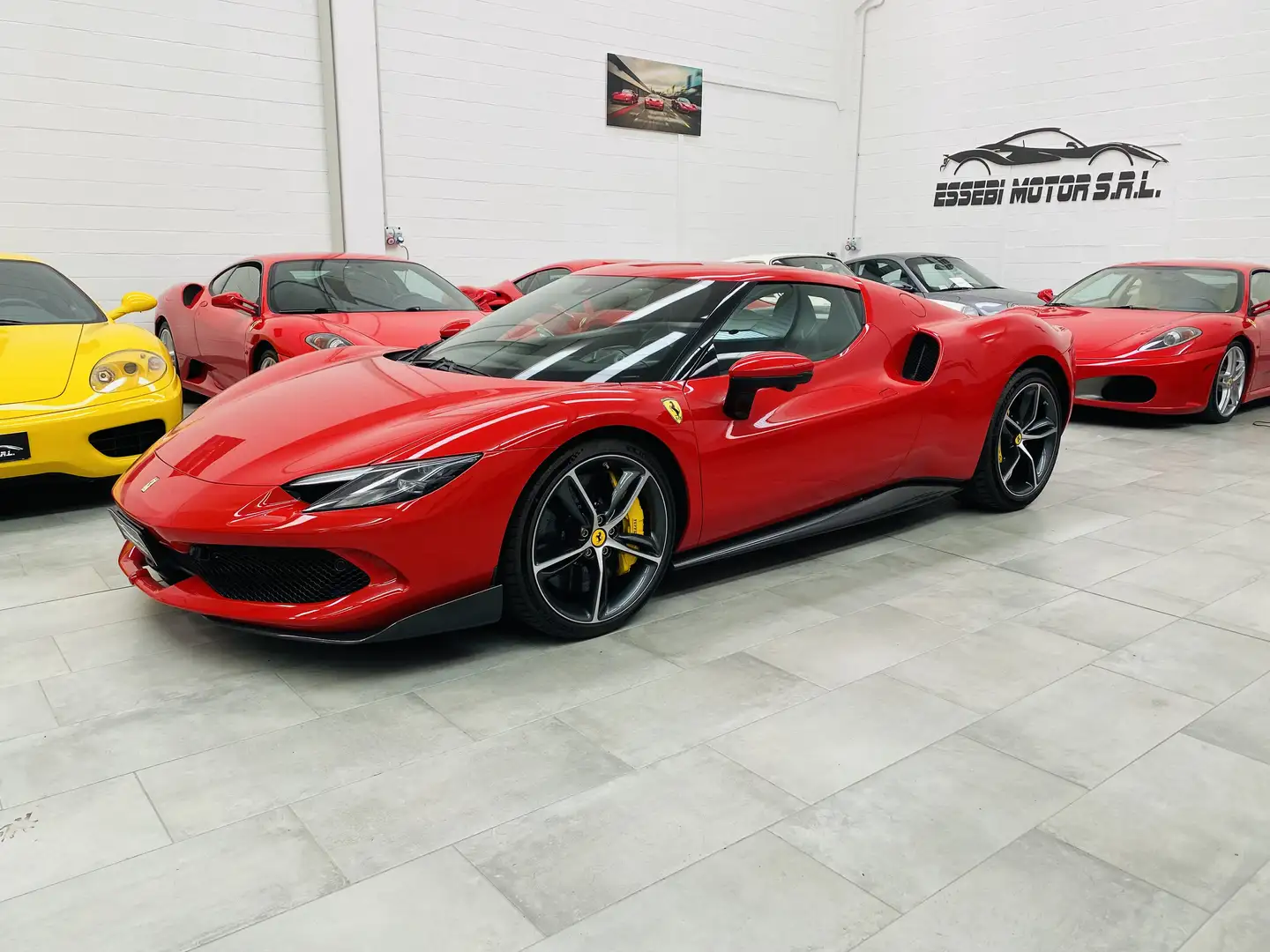 Ferrari 296 GTB FULL CARBONIO KM 560 - 2