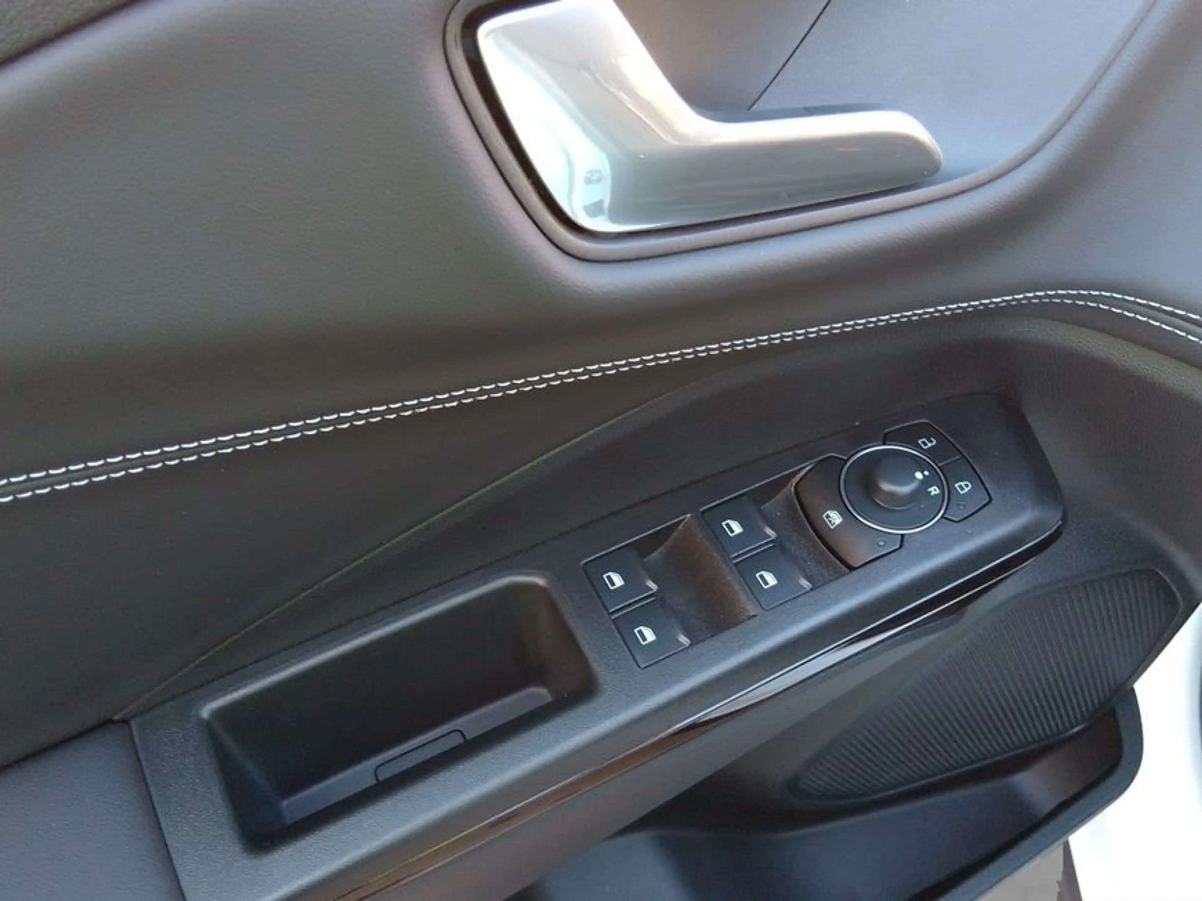 Ford Puma 1.0 EcoBoost Hybrid TITANIUM — photo 17
