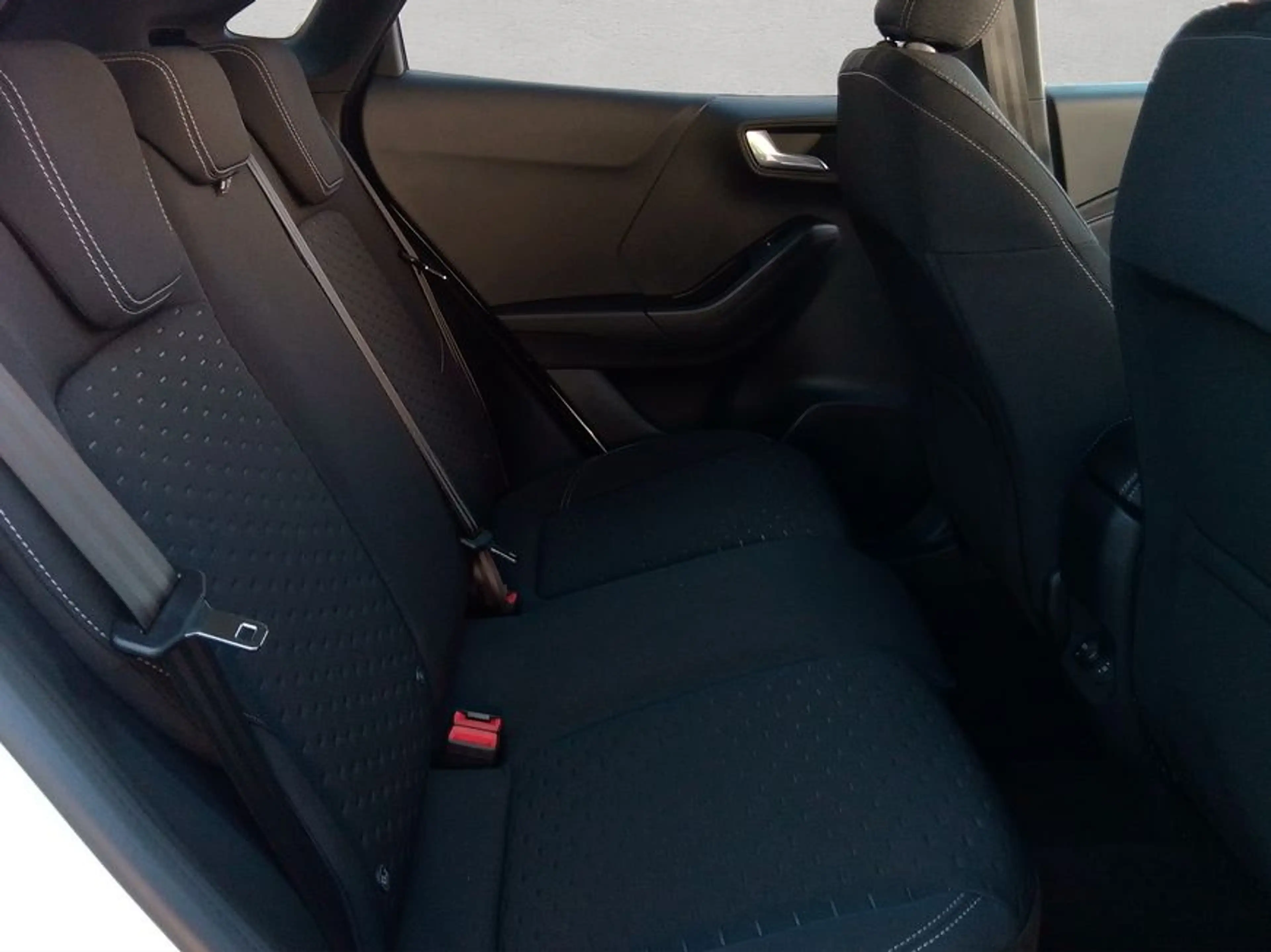 Ford Puma 1.0 EcoBoost Hybrid TITANIUM — photo 21