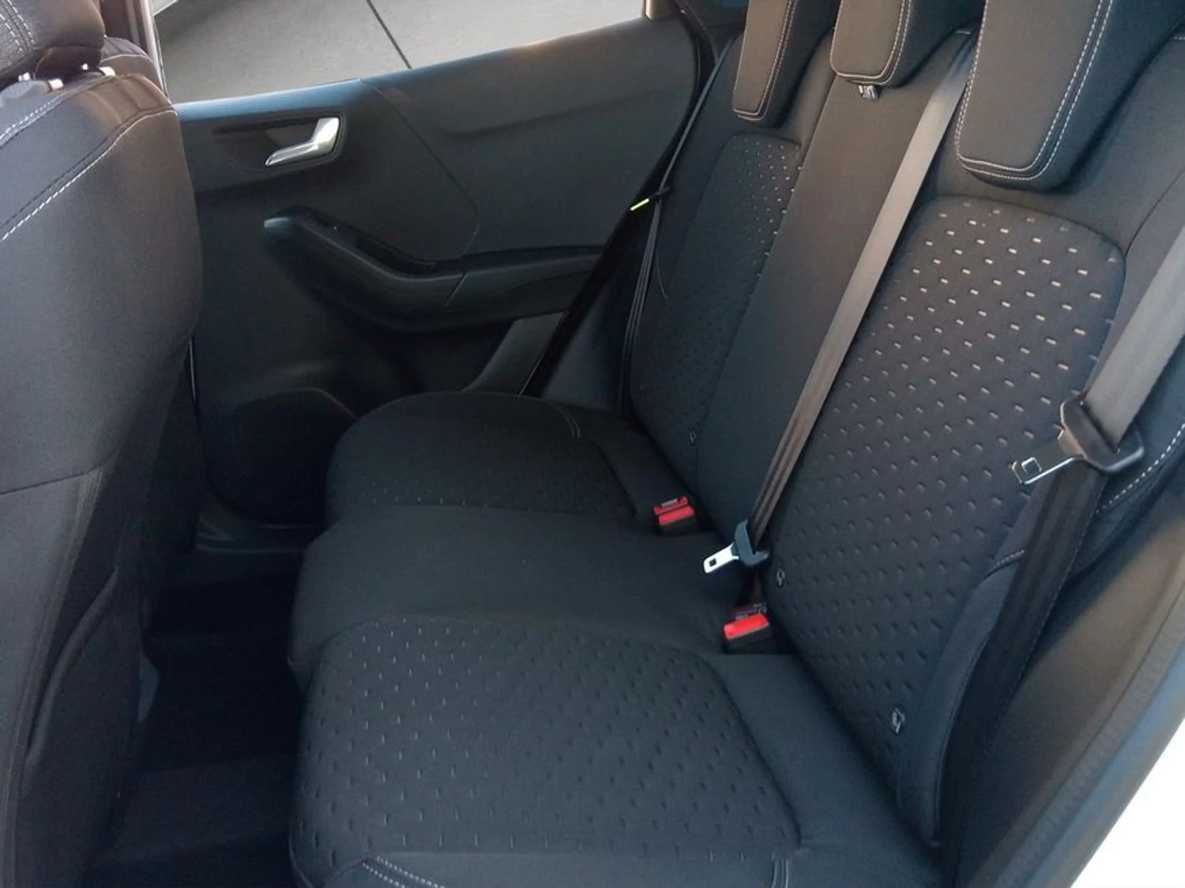 Ford Puma 1.0 EcoBoost Hybrid TITANIUM — photo 18