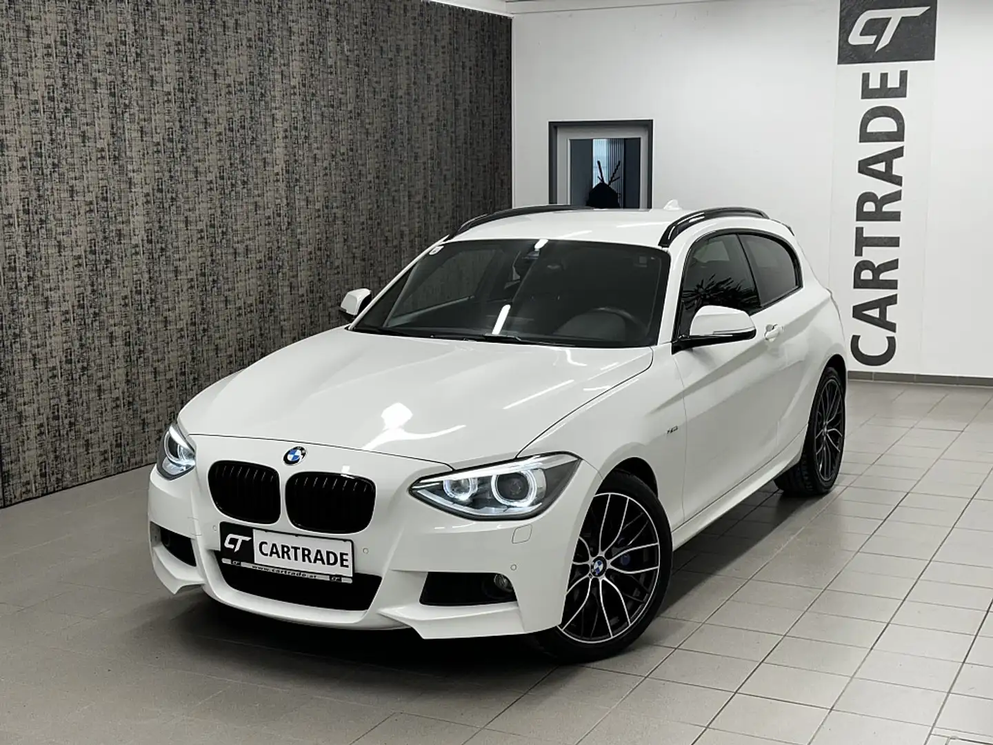 BMW 118 118d xDrive Österreich-Paket M-SPORTPAKET/ LANE... Weiß - 2