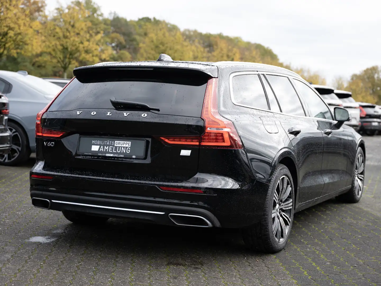 Volvo V60 Recharge T6 AWD Inscription NAVI ACC LED Schwarz - 2