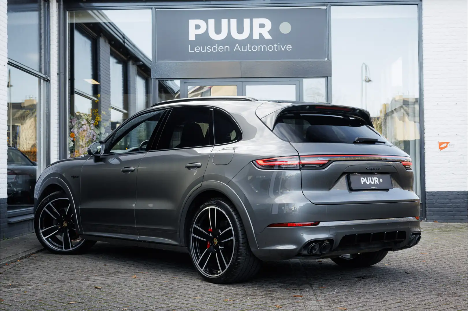 Porsche Cayenne 3.0 E-Hybrid Platinum Edition Luchtvering - Trekha Grau - 2