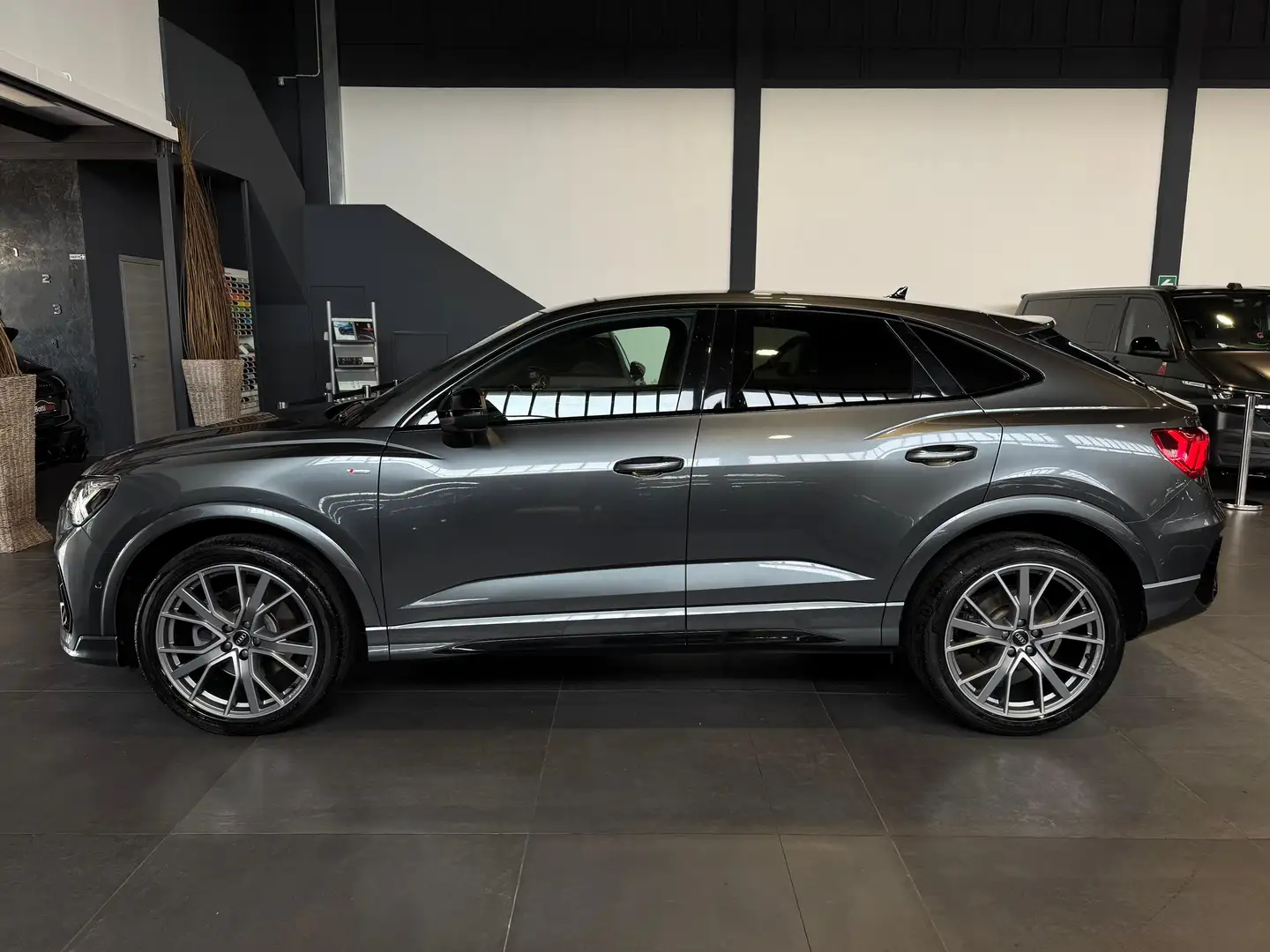 Audi Q3 Sportback 40 TDI quattro S line Edition Grigio - 2