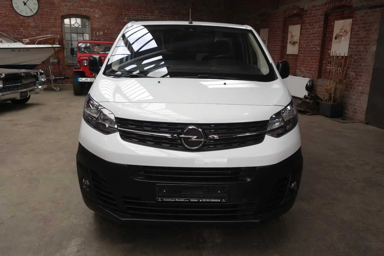 Opel Vivaro Kasten Sortimo Klima Navi Kamera AHK Tüv Weiß - 2