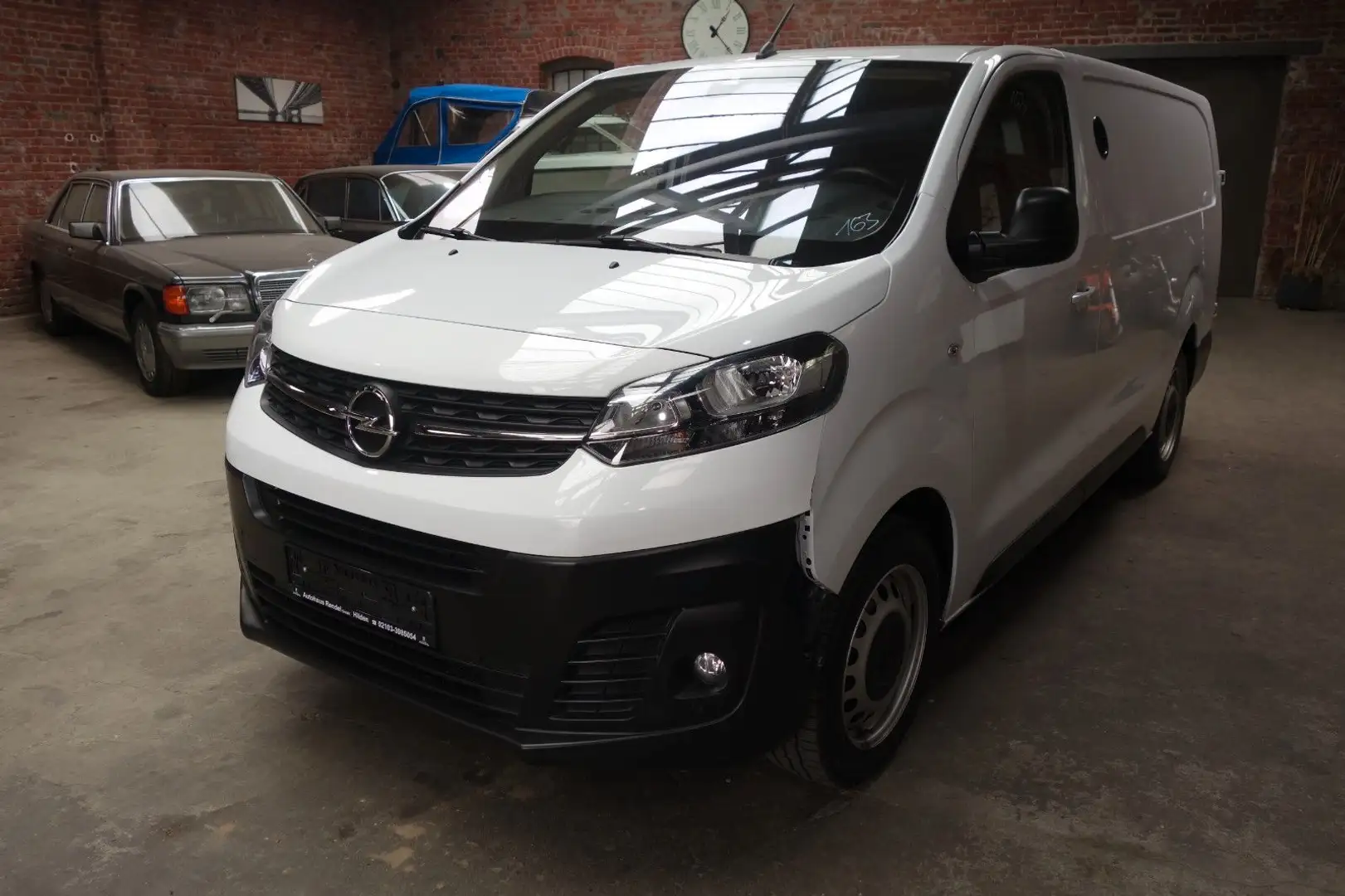 Opel Vivaro Kasten Sortimo Klima Navi Kamera AHK Tüv Weiß - 1