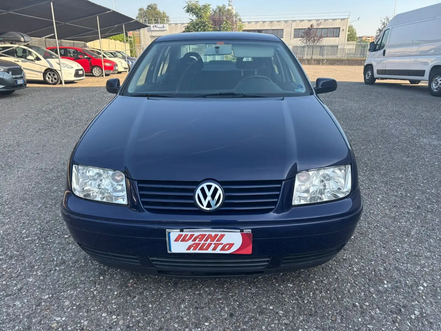 Volkswagen Bora 1.6 16V cat Trendline Blauw - 2