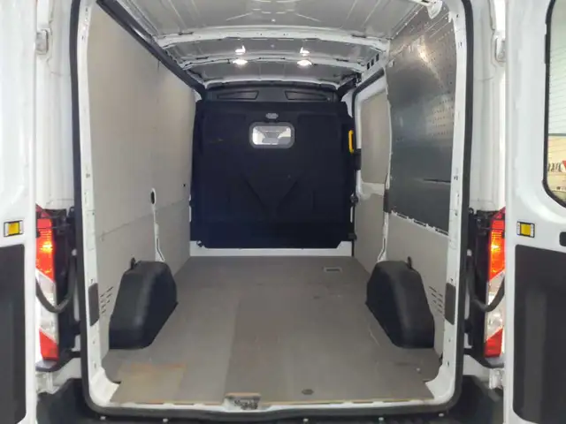 Ford Transit view 15