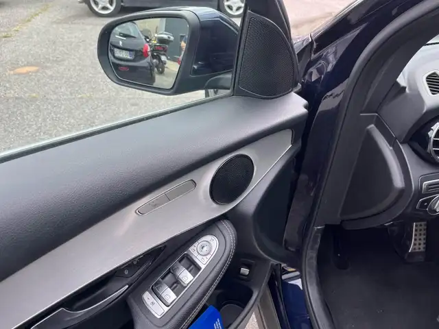 Mercedes-Benz GLC view 3