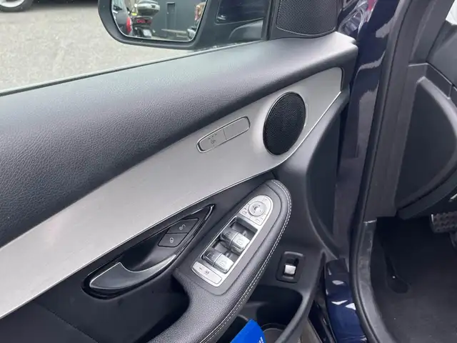 Mercedes-Benz GLC view 4
