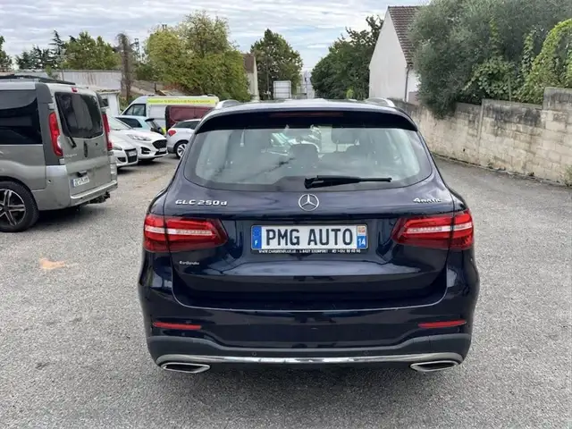 Mercedes-Benz GLC view 9