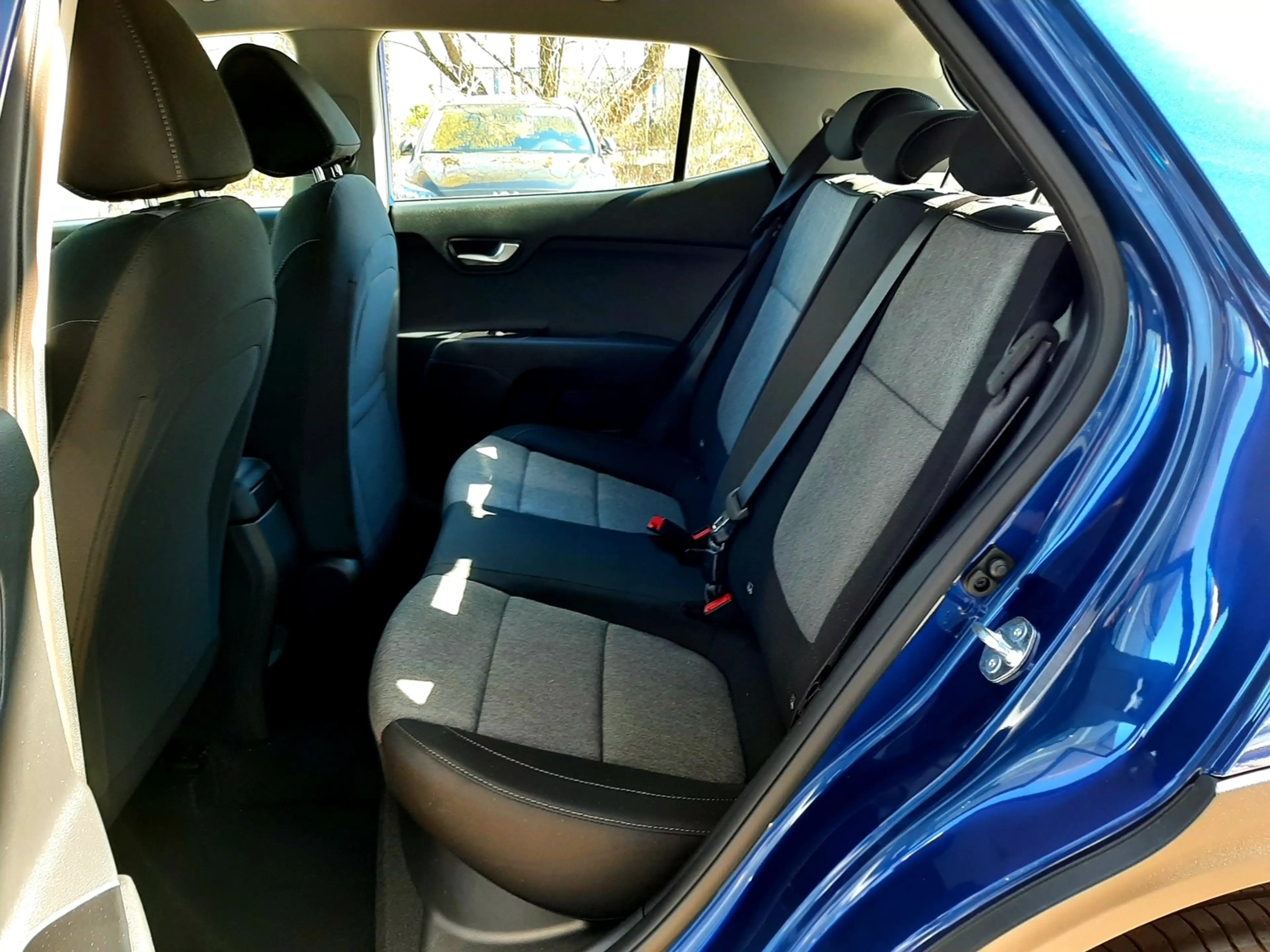 Kia Stonic 1.0T MT 100 Spin NAVI LENKRADHEIZUNG MJ26 — photo 10