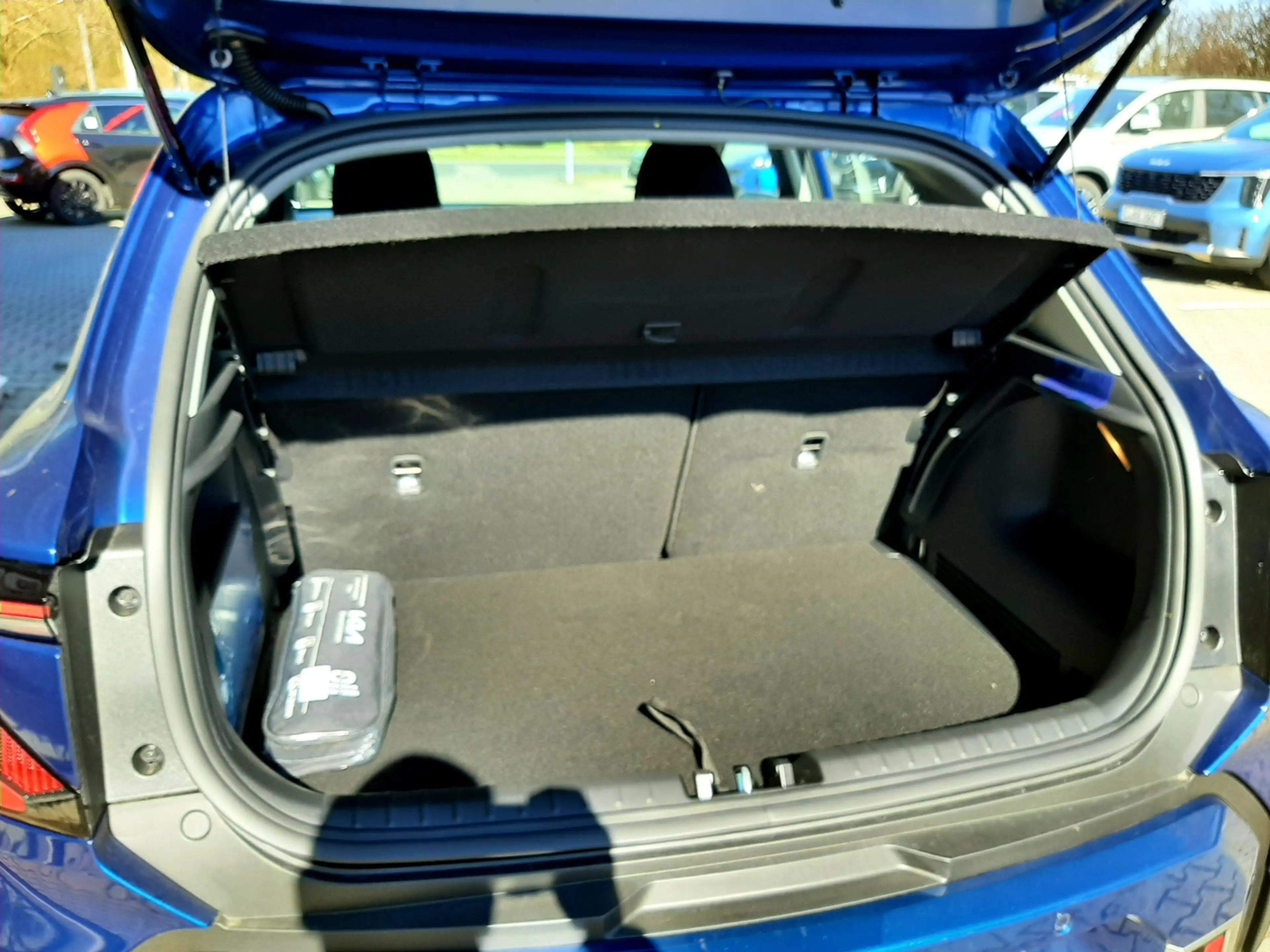 Kia Stonic 1.0T MT 100 Spin NAVI LENKRADHEIZUNG MJ26 — photo 11
