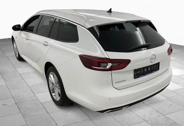 Opel Insignia view 4