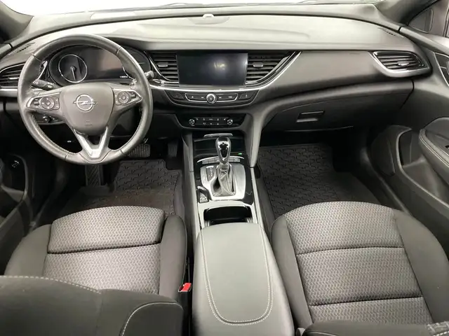 Opel Insignia view 8