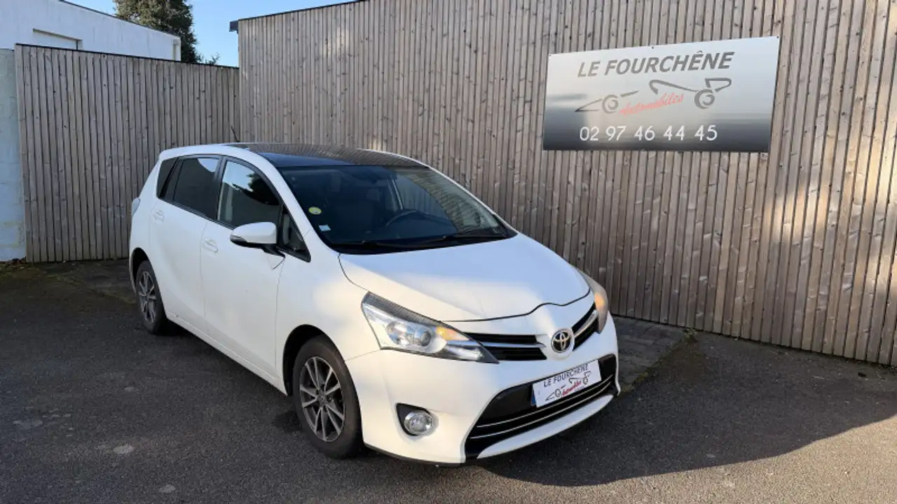 Toyota Verso 112 D-4D SKYVIEW 5 PLACES