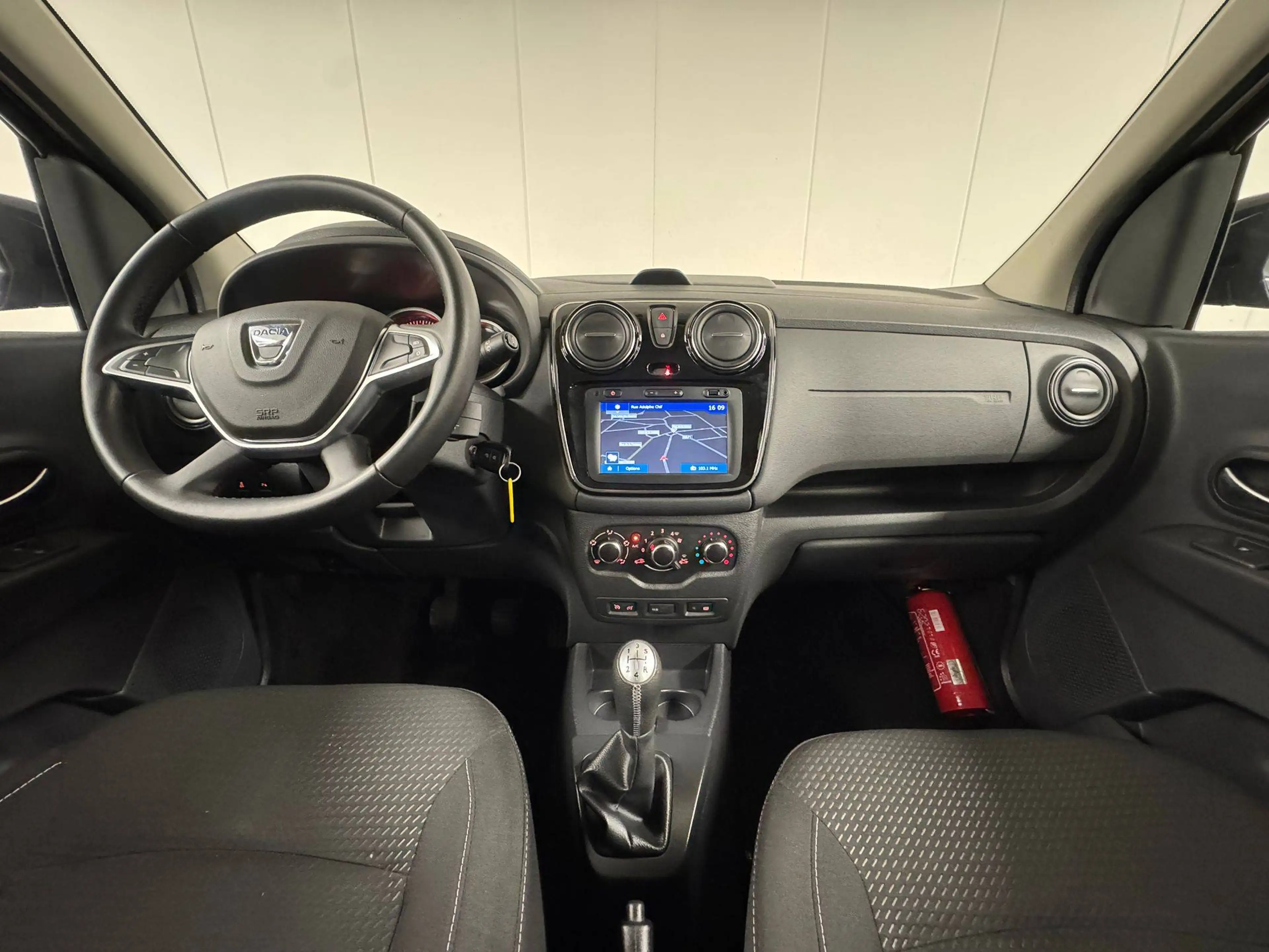 Dacia Lodgy 1.2 TCe 115CV AMBIANCE 7 PLACES GPS CLIM REG JA — photo 8