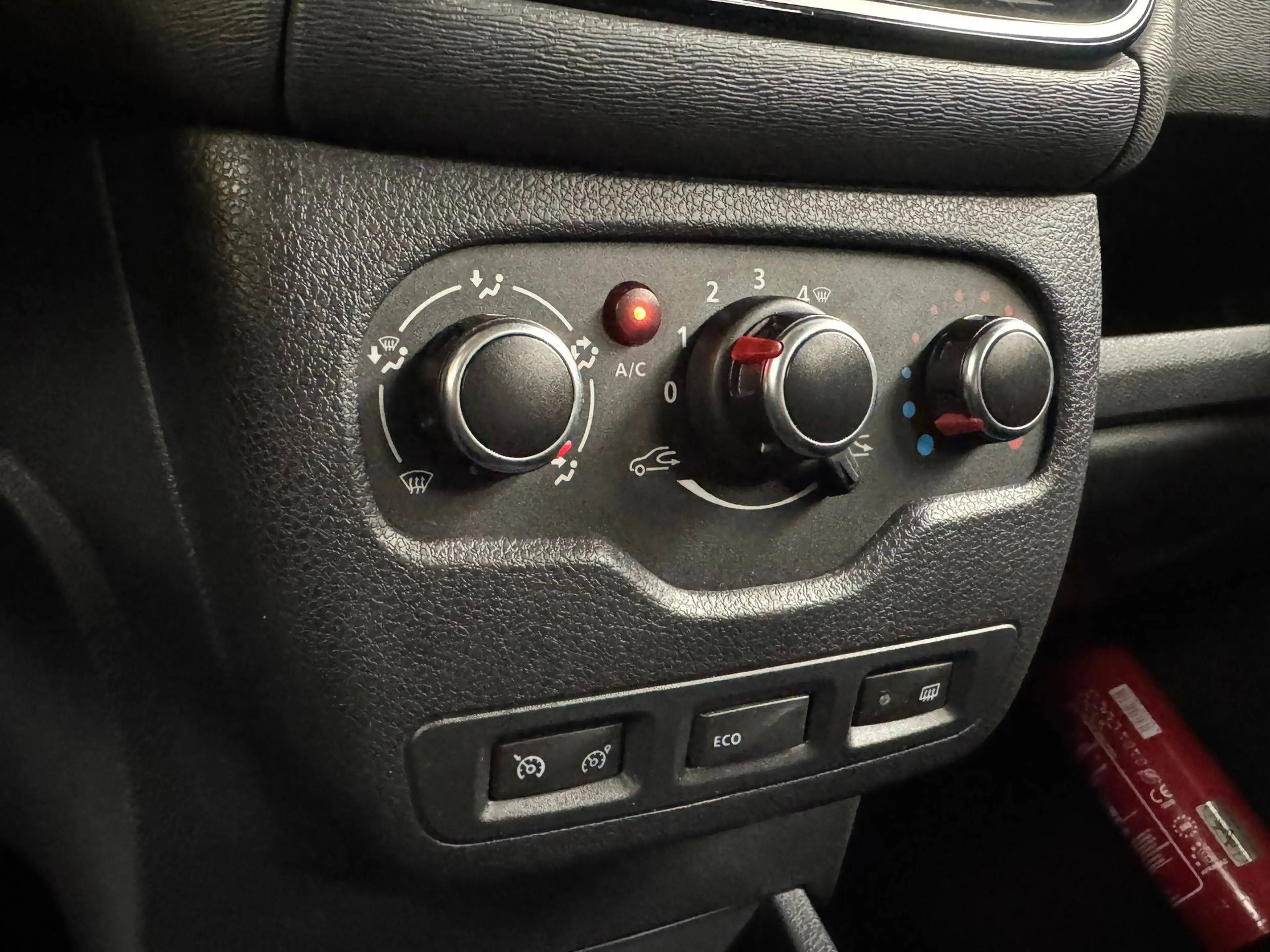Dacia Lodgy 1.2 TCe 115CV AMBIANCE 7 PLACES GPS CLIM REG JA — photo 15