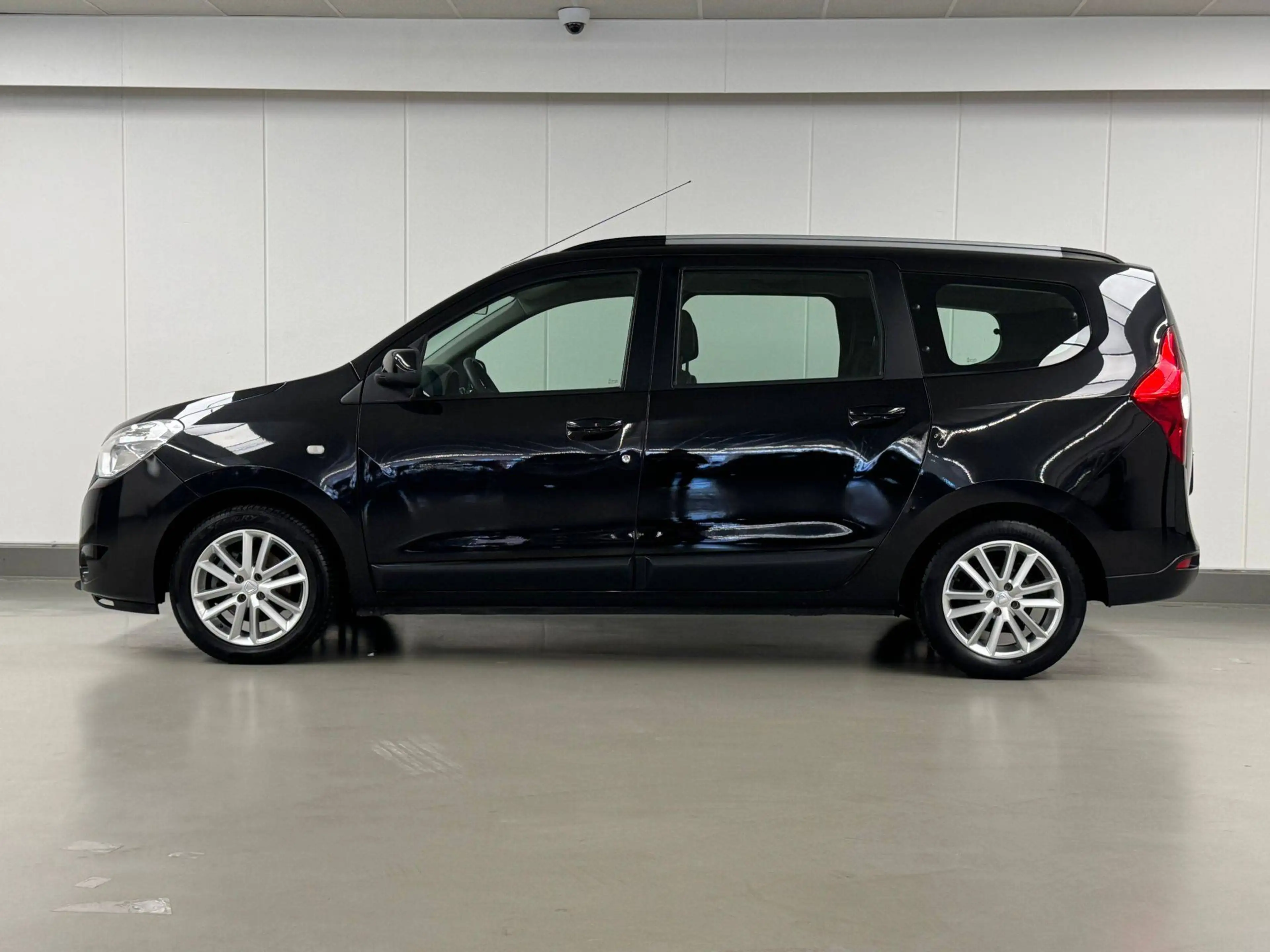 Dacia Lodgy 1.2 TCe 115CV AMBIANCE 7 PLACES GPS CLIM REG JA — photo 2