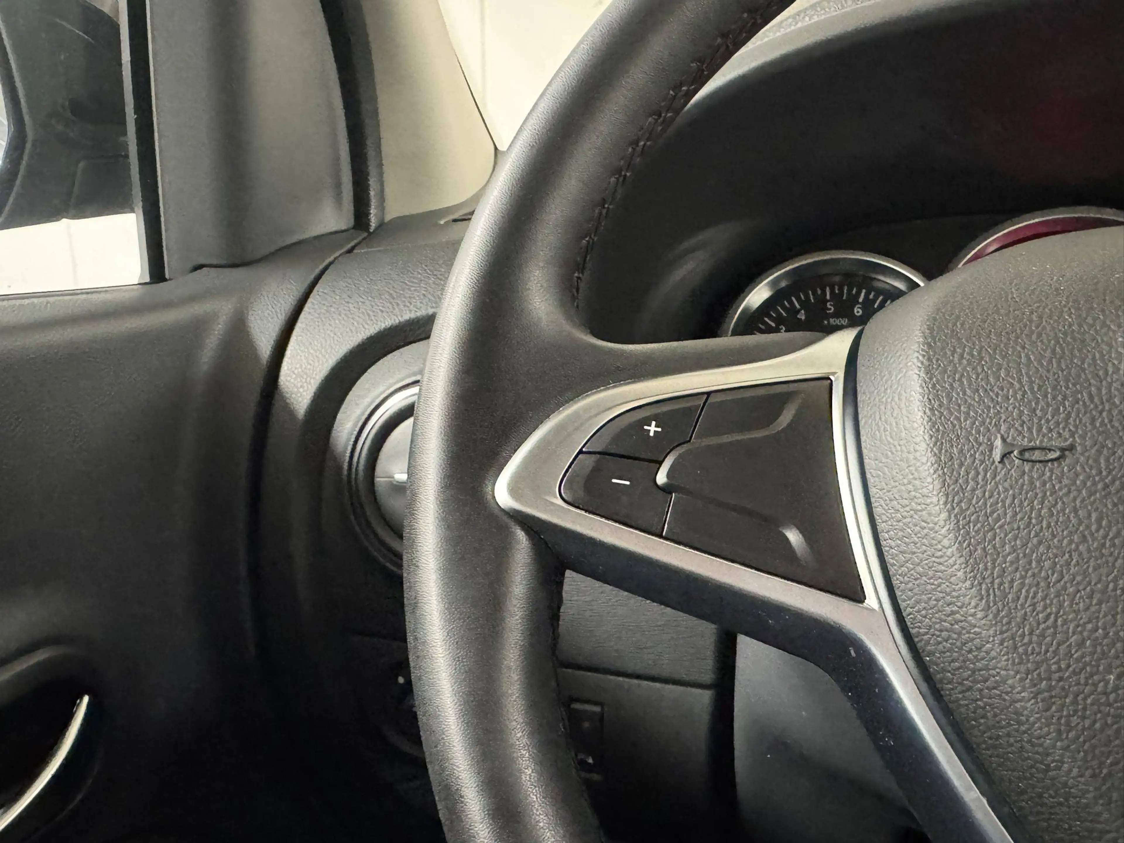 Dacia Lodgy 1.2 TCe 115CV AMBIANCE 7 PLACES GPS CLIM REG JA — photo 10