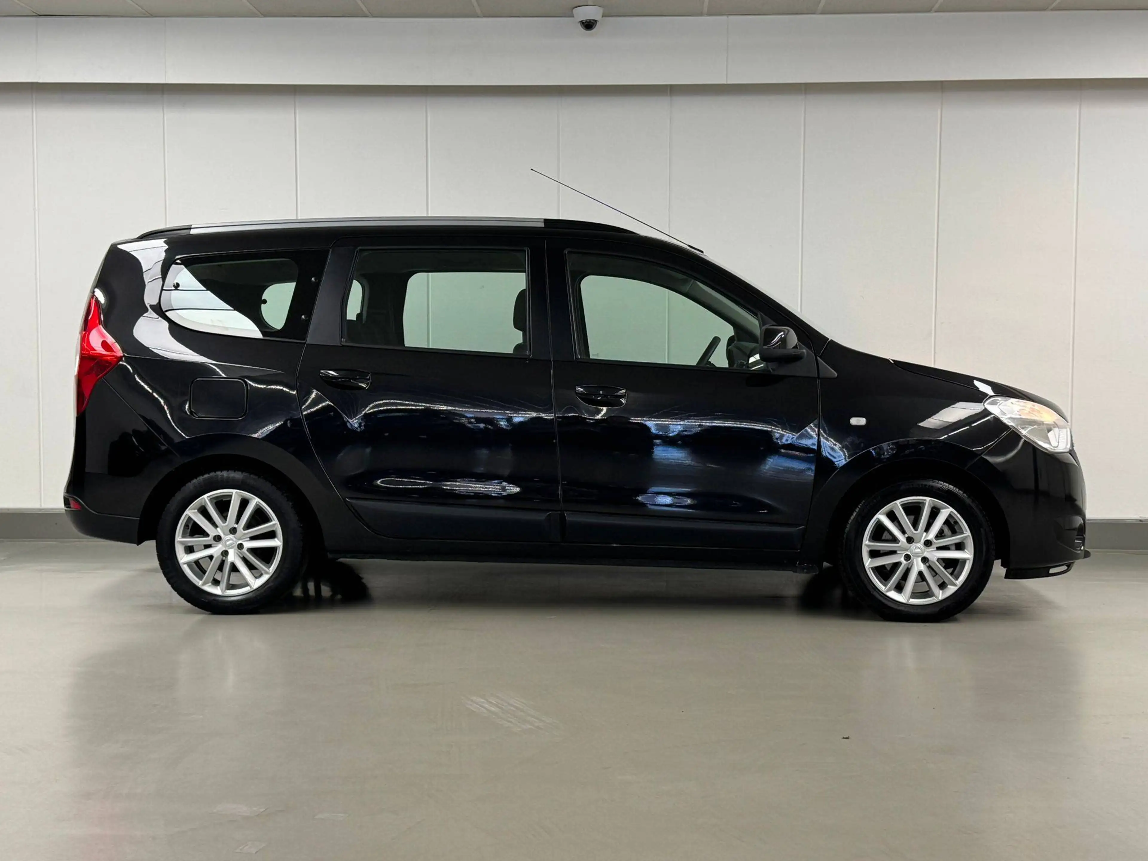 Dacia Lodgy 1.2 TCe 115CV AMBIANCE 7 PLACES GPS CLIM REG JA — photo 4