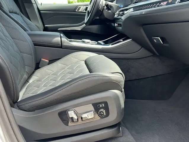 BMW X5 view 16