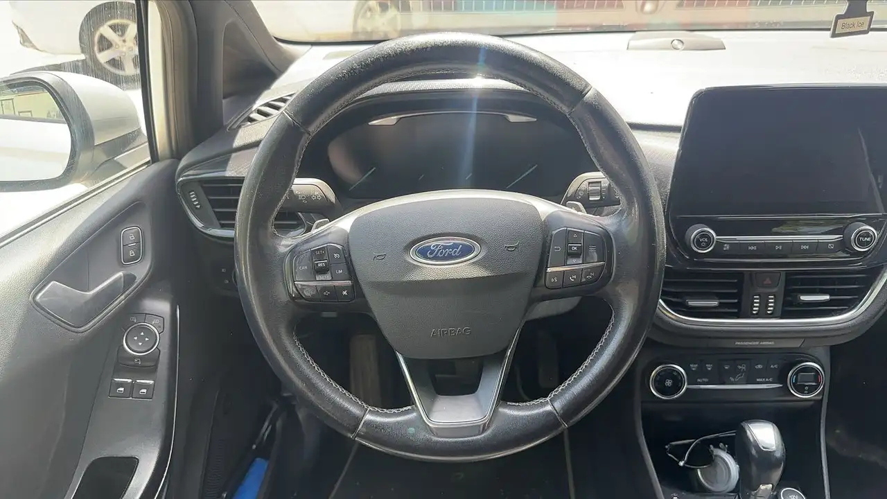 Ford Fiesta Active — photo 23